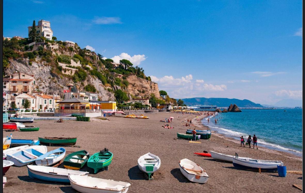 Holiday House Il Castello Di Anna Leilighet Vietri Eksteriør bilde